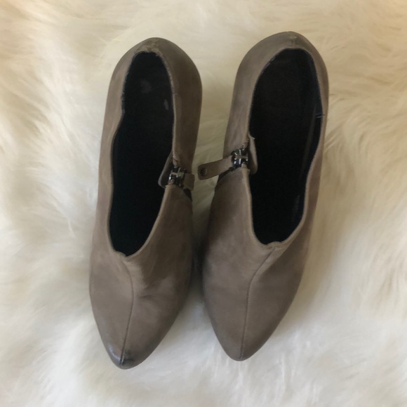 TROUVE Heels in tan Size 8.5 - Picture 4 of 7